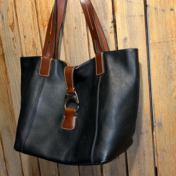 Dooney & Bourke Black Leather Shouoder Bag - Picture 4 of 7